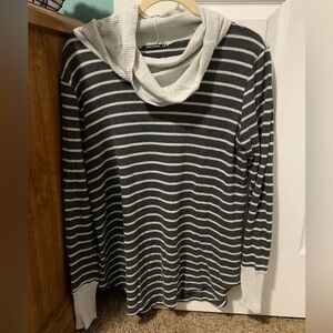 Pink Clover Gray and White Knit Sweater